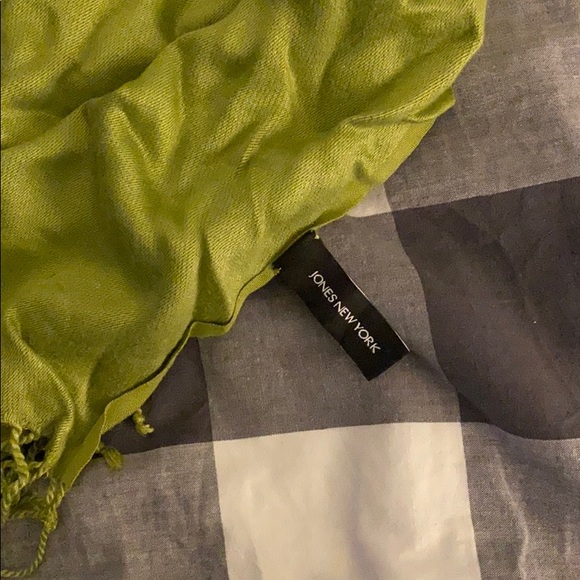 Green Jones New York scarf - Picture 2 of 2